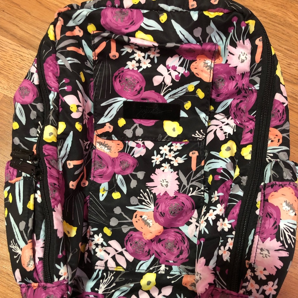 Jujube minibe black and bloom